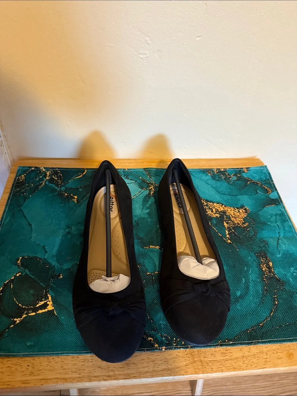 Women's Black Suede-Look Knot Ballet Flats